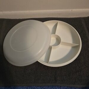 Tupperware Serving Tray Divided Snack Container White Vintage Round Lid 1655-4